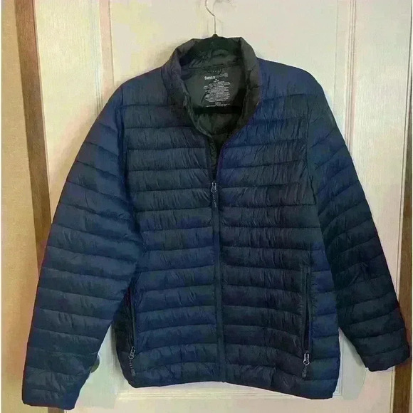 Swiss tech navy puffer jacket size medium‎ - Picture 1 of 4